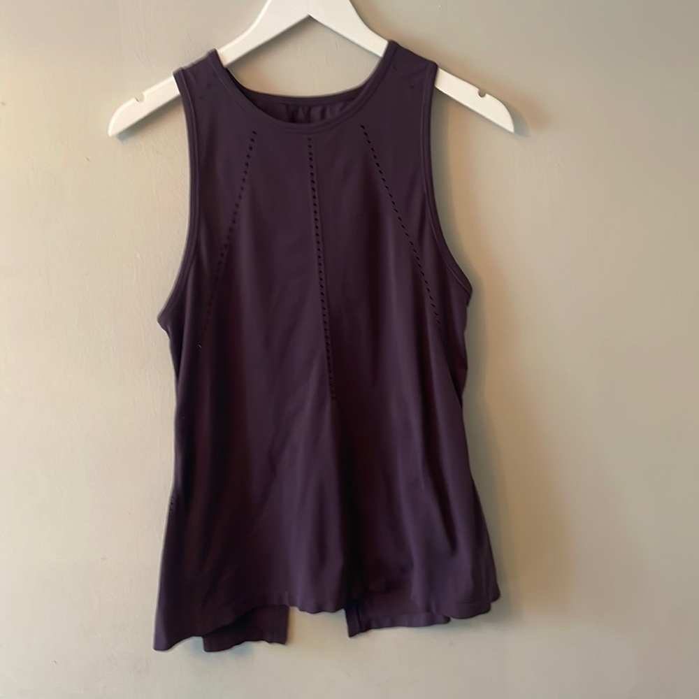 Athleta foothills seamless laser cut split back tank top in maroon